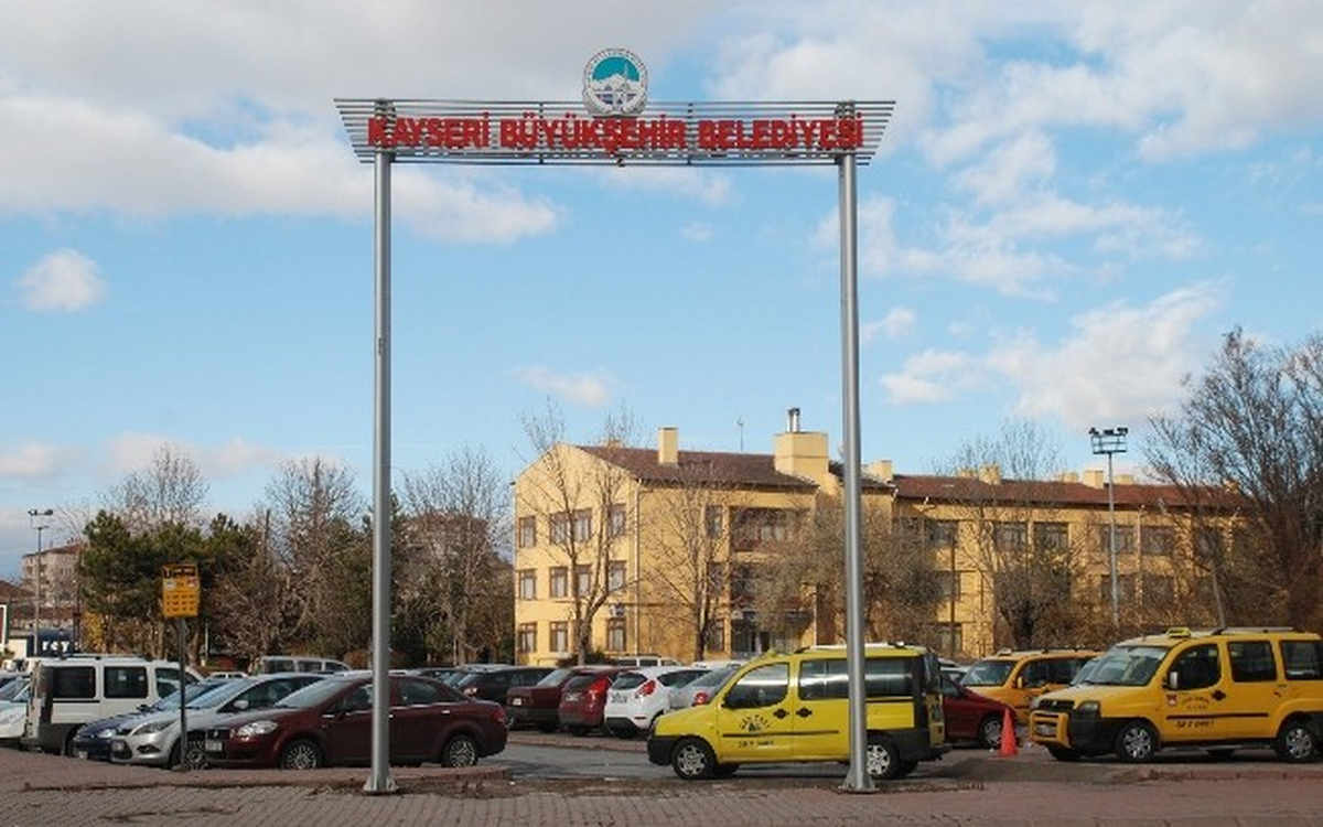 Pankartlara Standart Geldi
