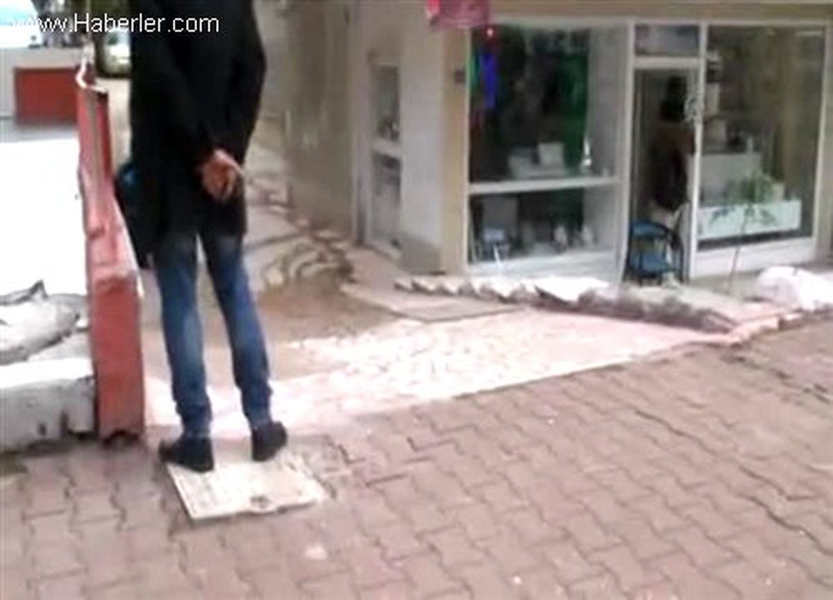 Antalya\'da Paspas Çırpma Kavgası Kanlı Bitti