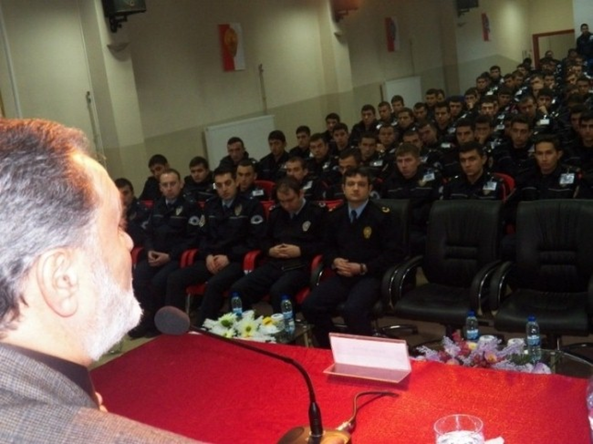 Polis Meslek Yüksek Okulu\'nda Söyleşi