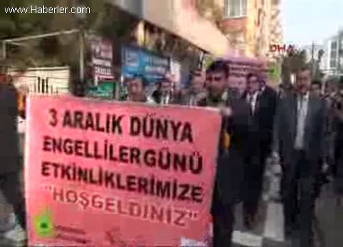Şanlıurfa Rampa Engeline Takılan Engellilere Polis Yetişti