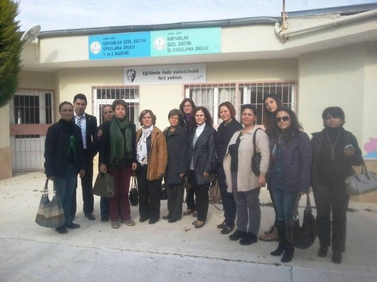 Söke\'de CHP\'li Kadınlar Engellileri Unutmadı