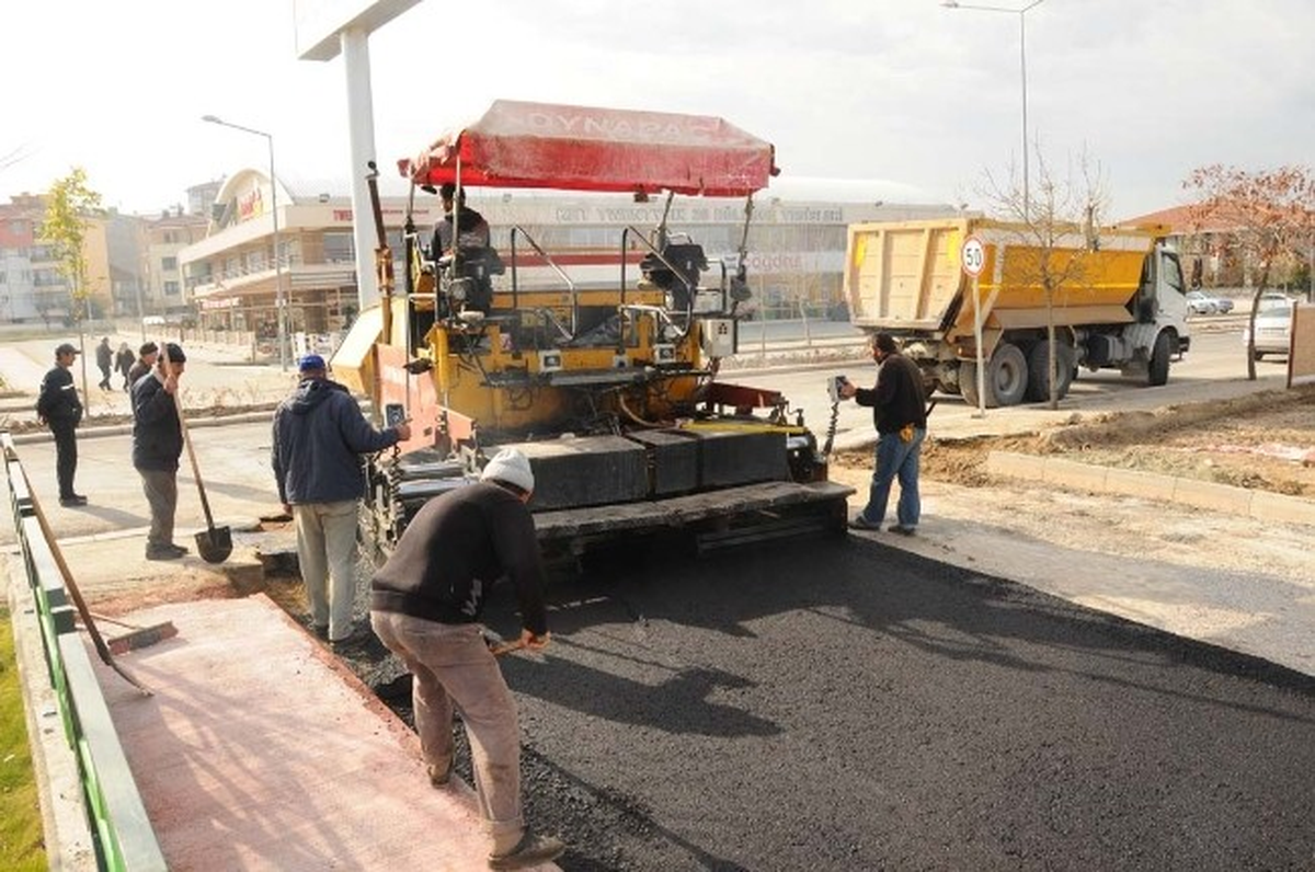 Tepebaşı Belediyesi Fen İşleri Ekiplerinin Batıkent Mesaisi
