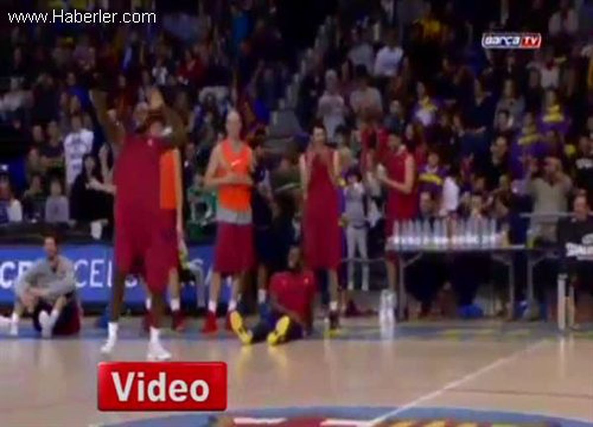 ABD\'li Basketbolcudan Dans Şov