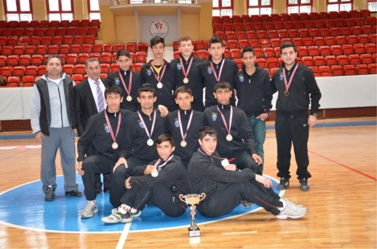 Adana\'da Okul Sporları Faaliyetleri