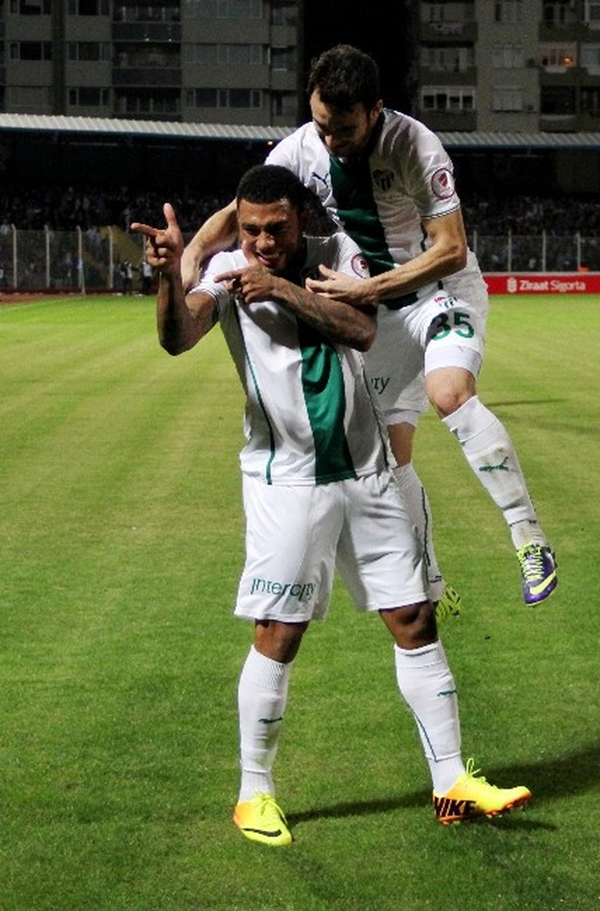 Adana Demirspor - Bursaspor Maçı 1-0 Devam Ediyor