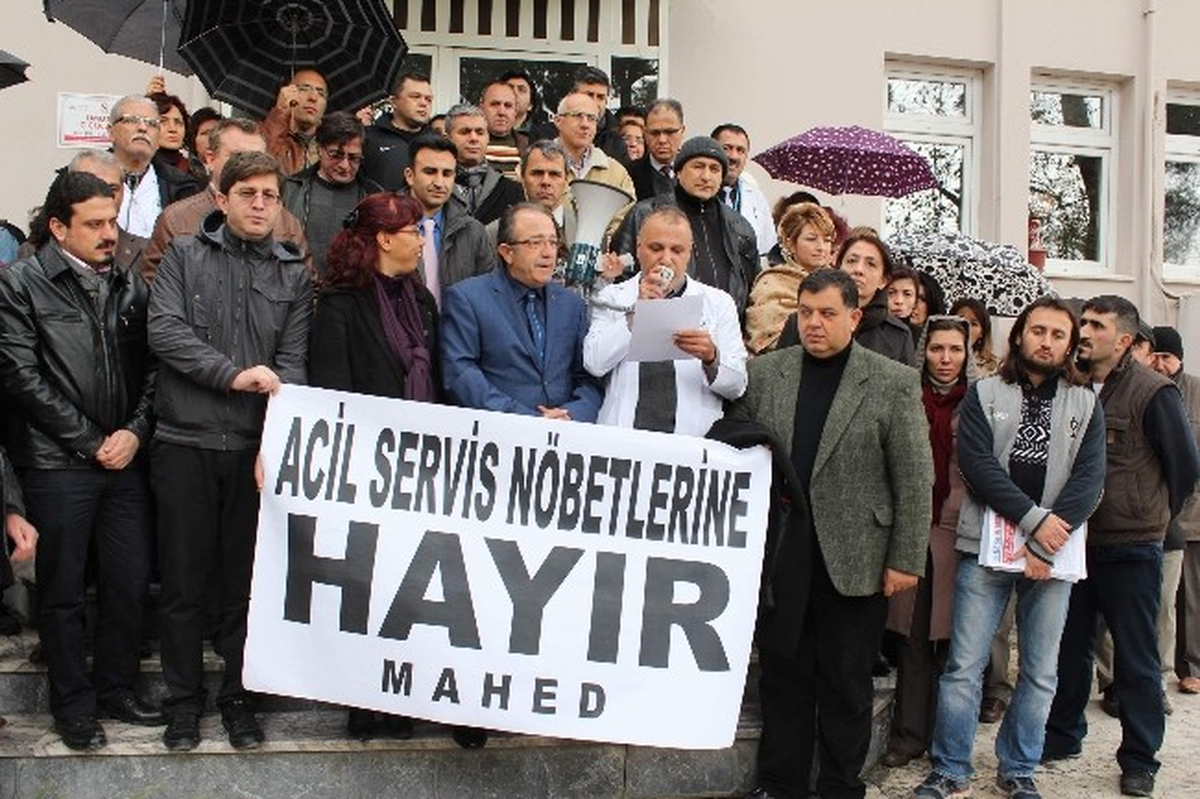 Aile Hekimleri Tam Gün Yasasını Protesto Etti