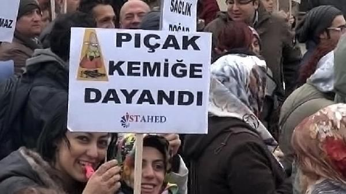 İstanbul\'da Aile Hekimleri İş Bırakma Eylemi Yaptı