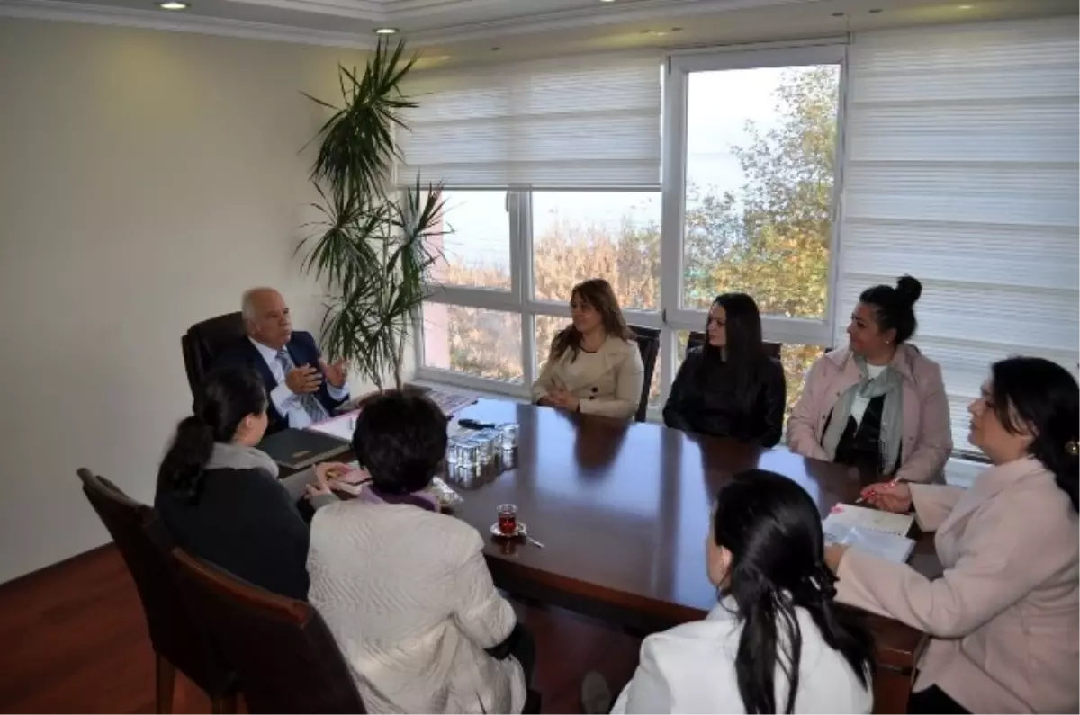 Başkan Aktürk, Güzelyalılı Kadınları Ağırladı