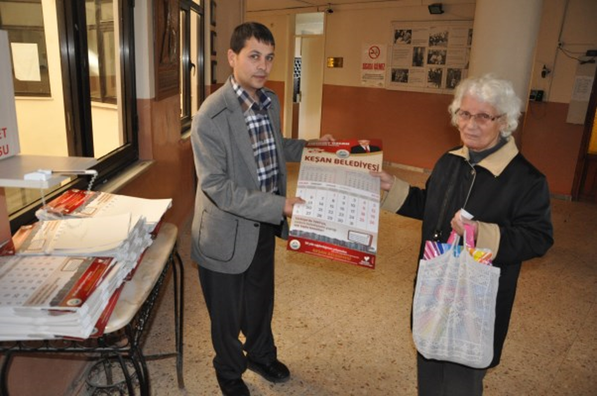 Keşan Belediyesinin 2014 Takvimleri Dağıtılmaya Başlandı