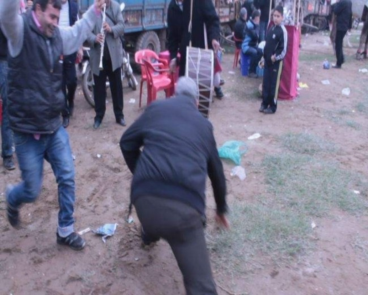 Dengesini Kaybeden Efe Karizmayı Çizdirdi