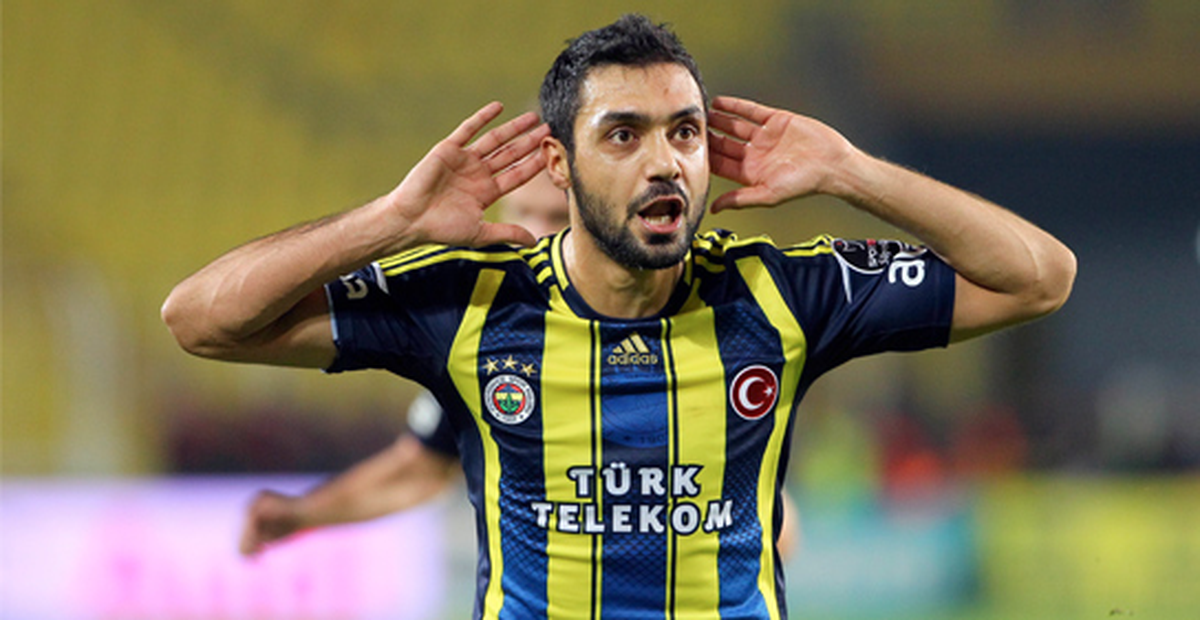 Fenerbahçeli Taraftarlar, Bekir İrtegün'ü Protesto Etti