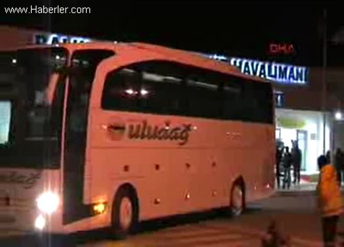 Hava Muhalefetine Takılan Trabzonspor Kafilesi, Balıkesir\'e Ulaştı