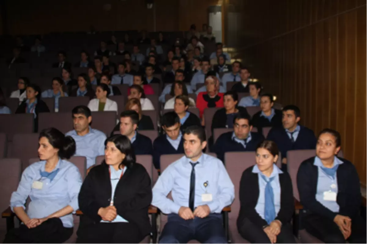 Hizmet Sunumunda Hasta Memnuniyeti Konulu Toplantı Yapıldı