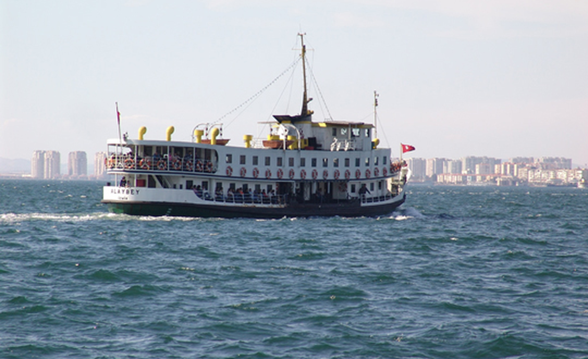 İzmir\'de Arabalı Vapur Seferleri İptal Edildi