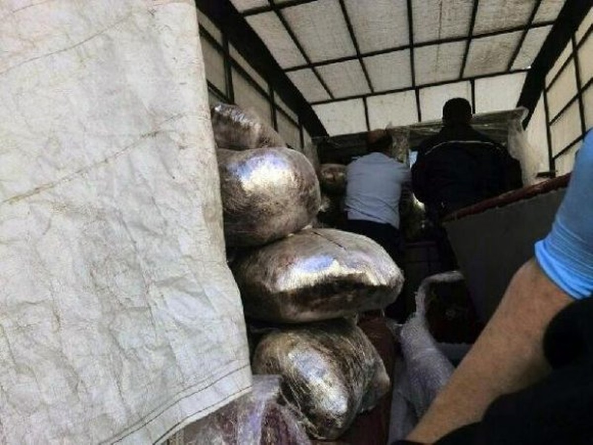 Kamyonda Ev Eşyaları Arasında 1,5 Ton Esrar Ele Geçirildi