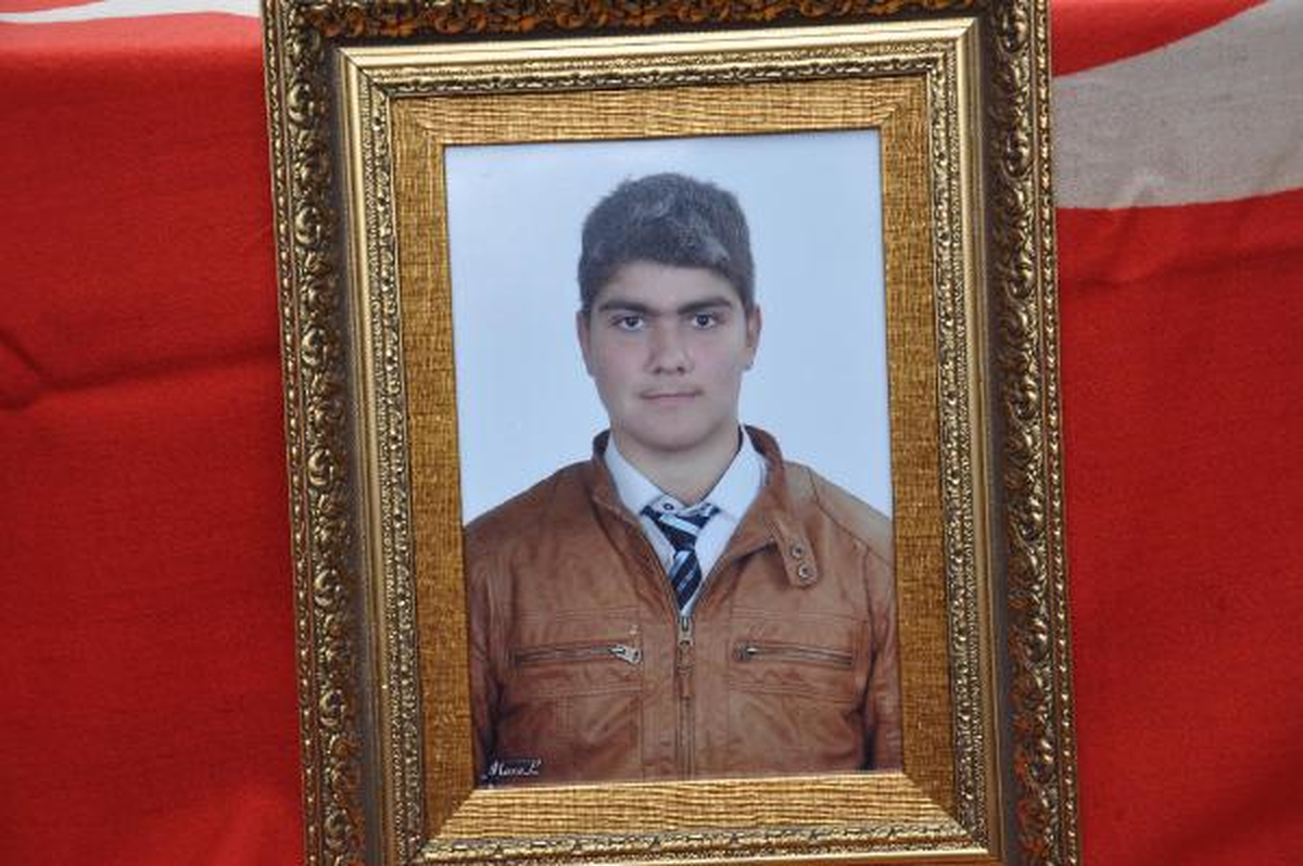 Liseli Kazım Gözyaşlarıyla Uğurlandı