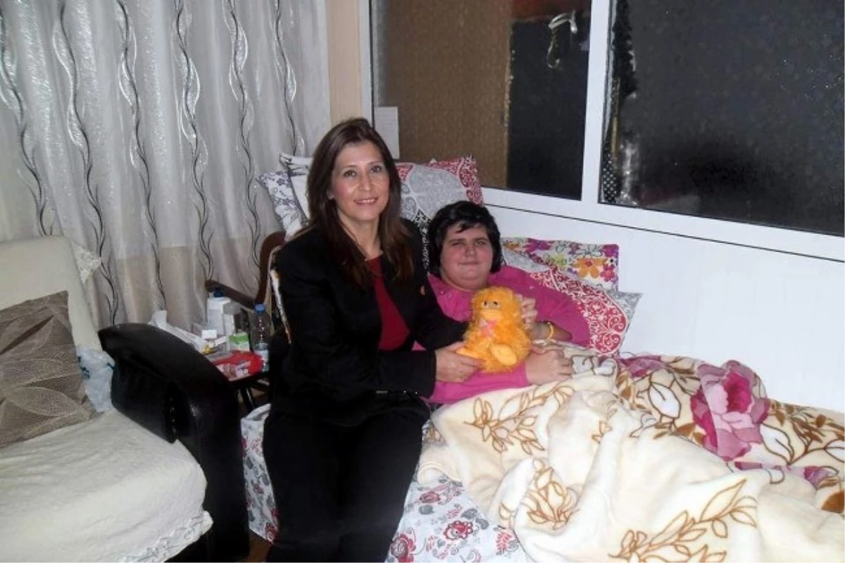 MHP\'li Kadınlar Engellileri Yalnız Bırakmadı