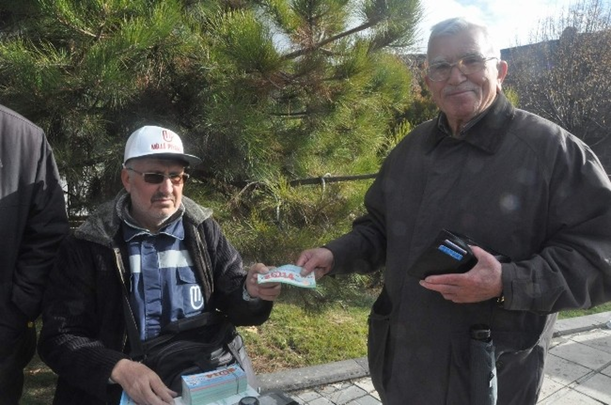 Milli Piyangonun Yılbaşı Biletleri Satışa Sunuldu