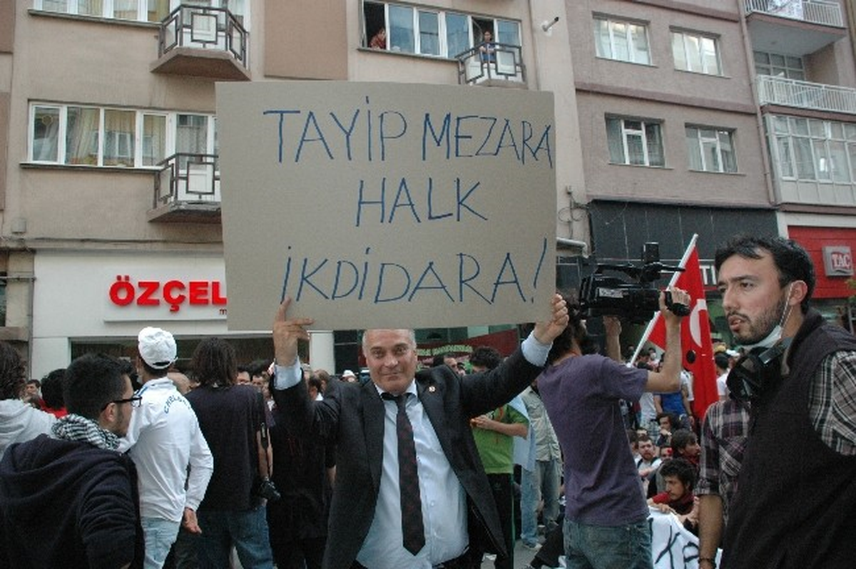 CHP'li Erdal Şanlı, Pankart Yüzünden Mahkemelik Oldu