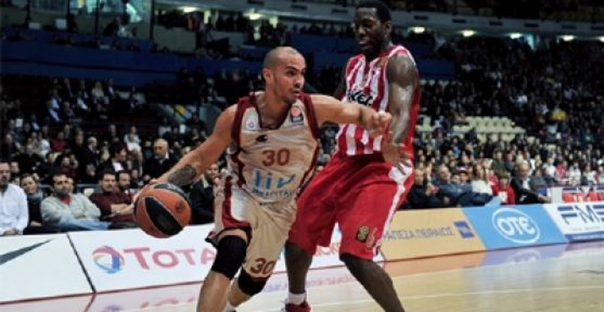 Olympiakos ile Galatasaray\'a Ceza Yağdı