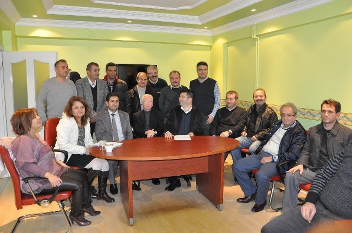 Uşak\'ta Aile Hekimleri 1 Günlüğüne İş Bıraktı