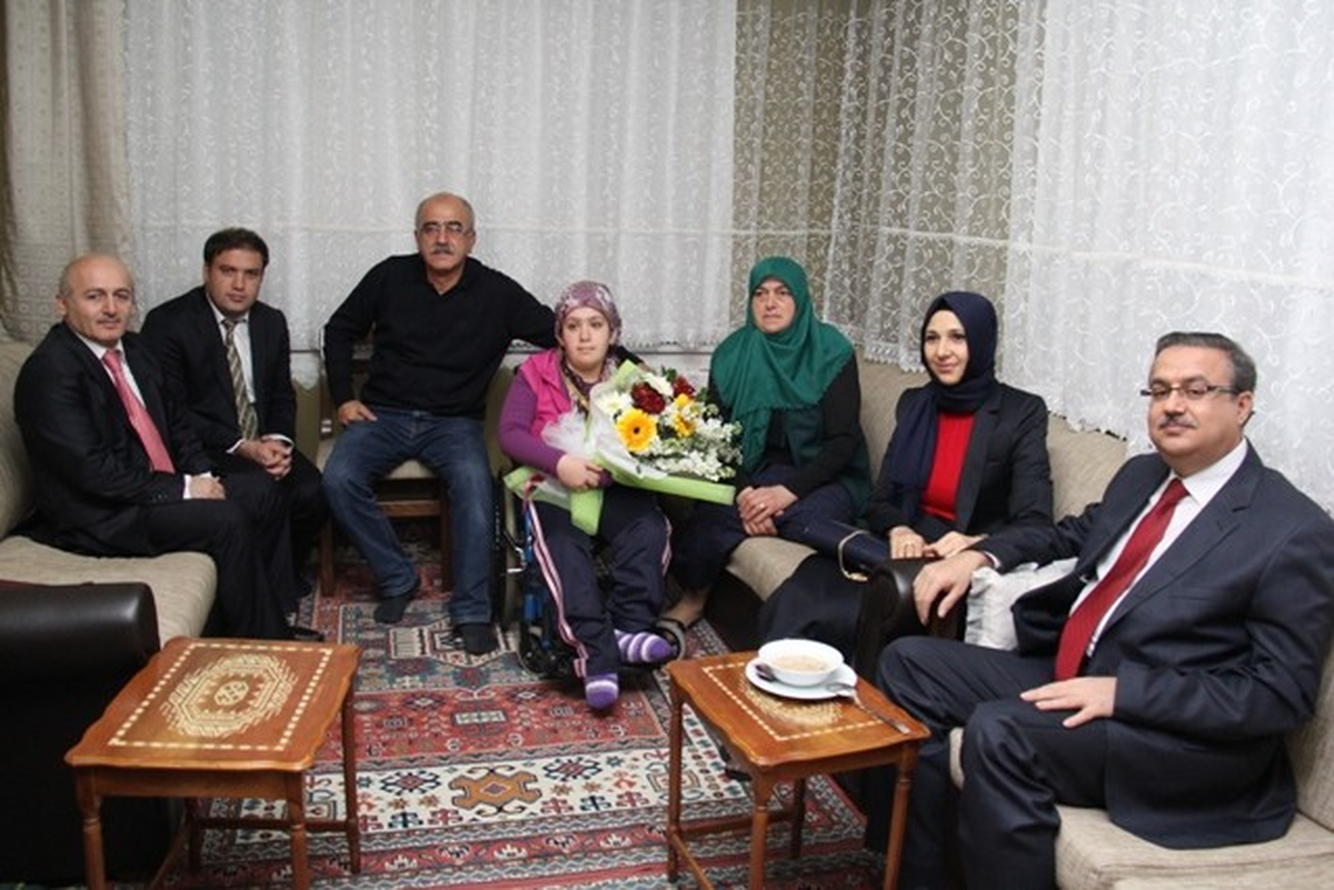 Vali Ali İhsan Su ve Eşinden Anlamlı Ziyaret