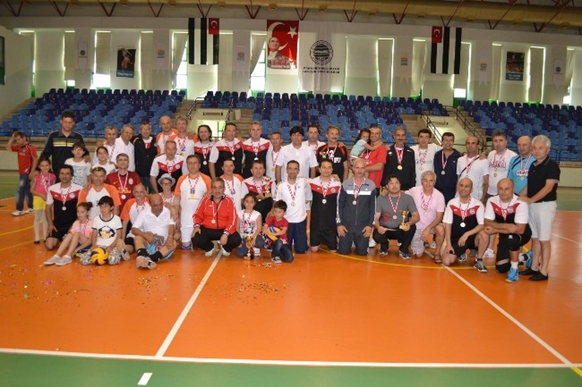 Veteranlar Sahaya Çıkıyor