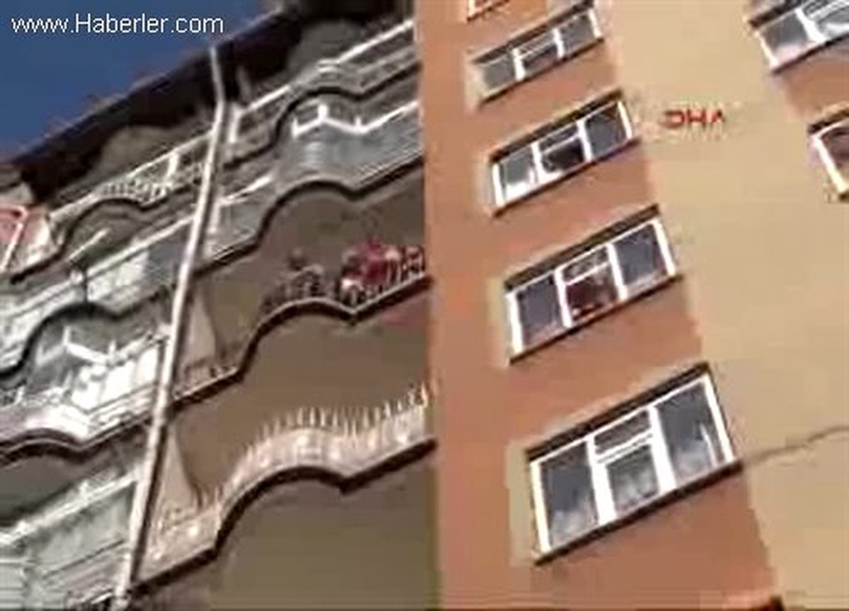 Kütahya\'da 83 Yaşındaki Kadın 8\'inci Kattan Düşüp Öldü