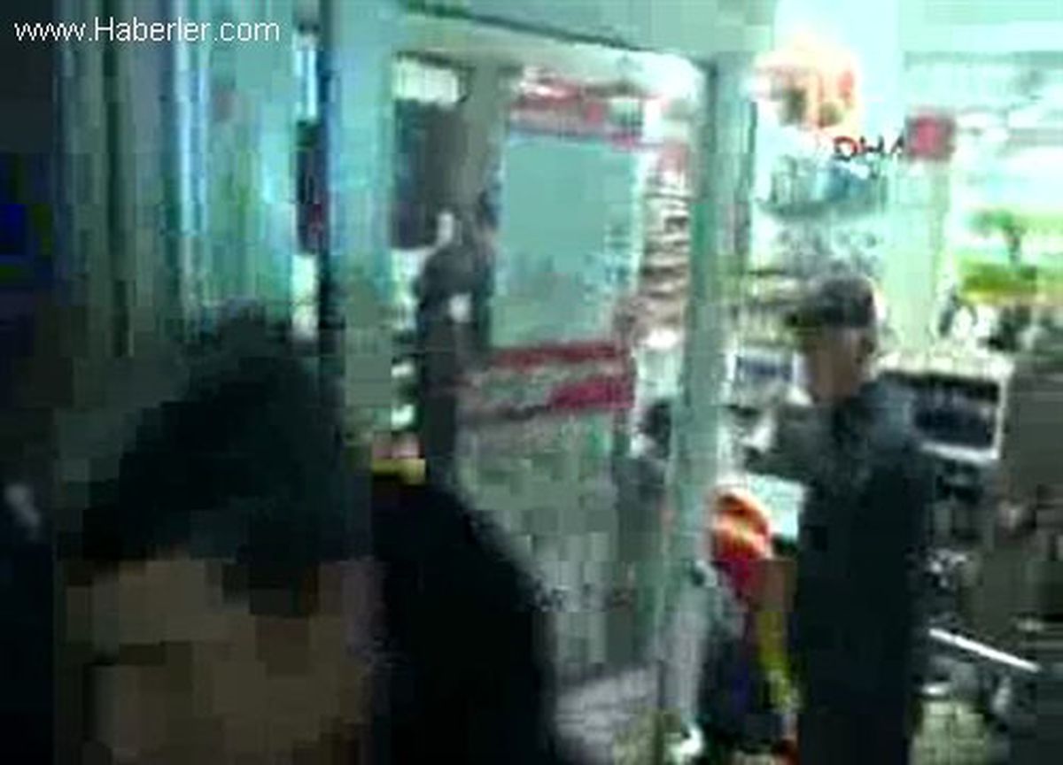 Ablasının Erkek Arkadaşını Bıçakladı