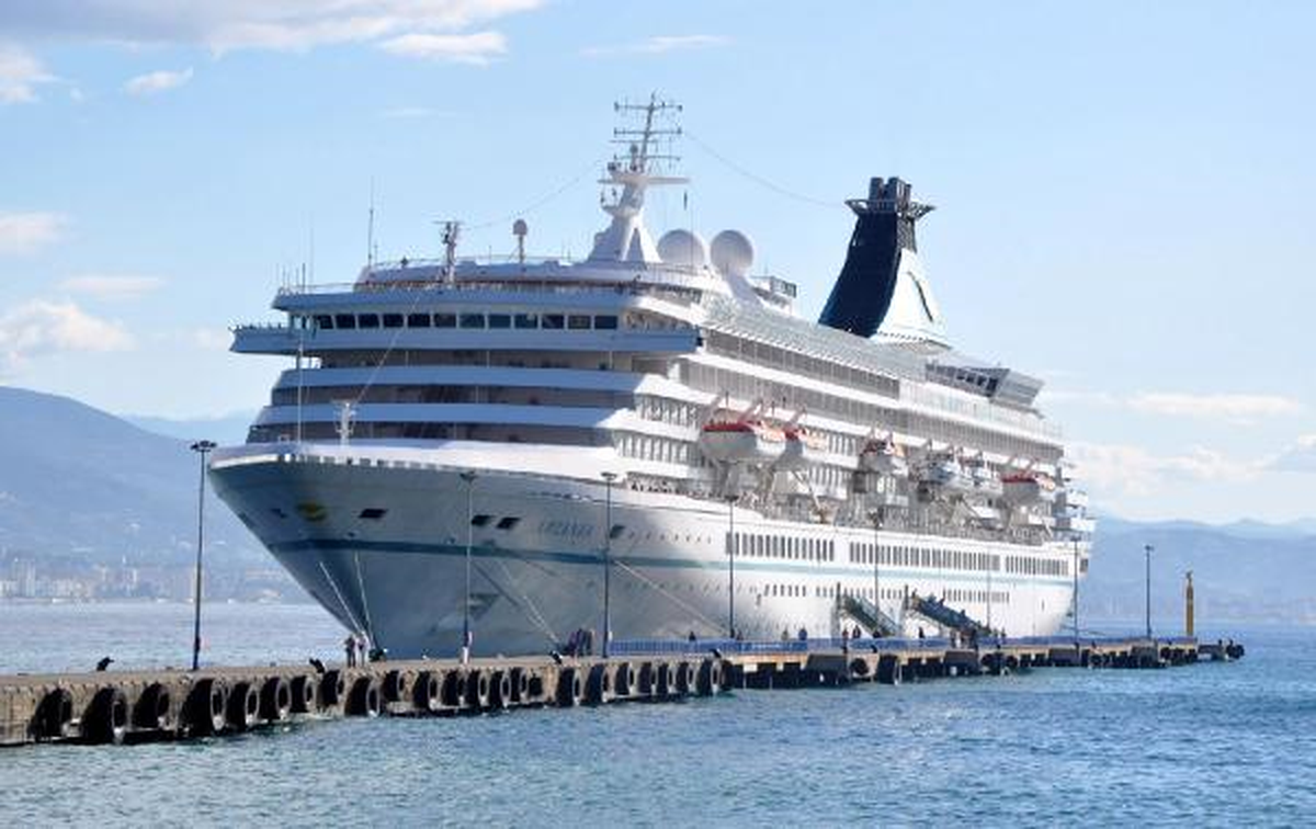 Alanya\'da Yılın Son Yolcu Gemisi 881 Turist Getirdi