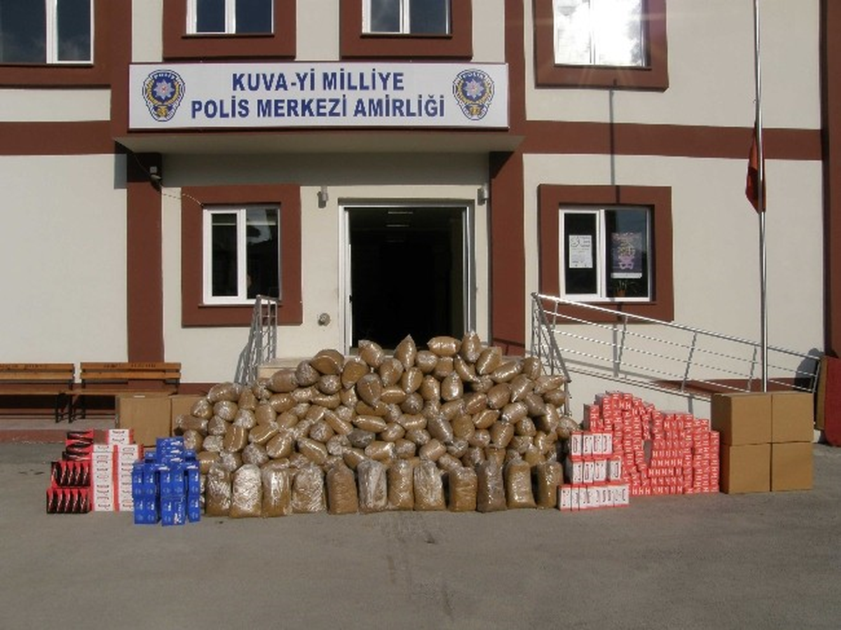 Balıkesir\'de Kaçak Tütün Operasyonu