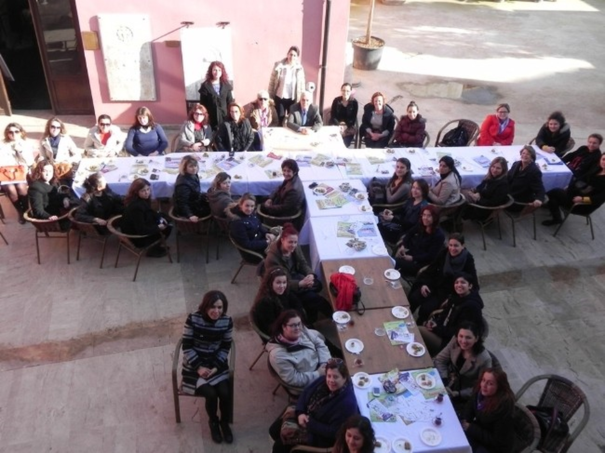 Ödemiş Belediyesinin Kadın Çalışanları ÖYKAM\'da Toplandı