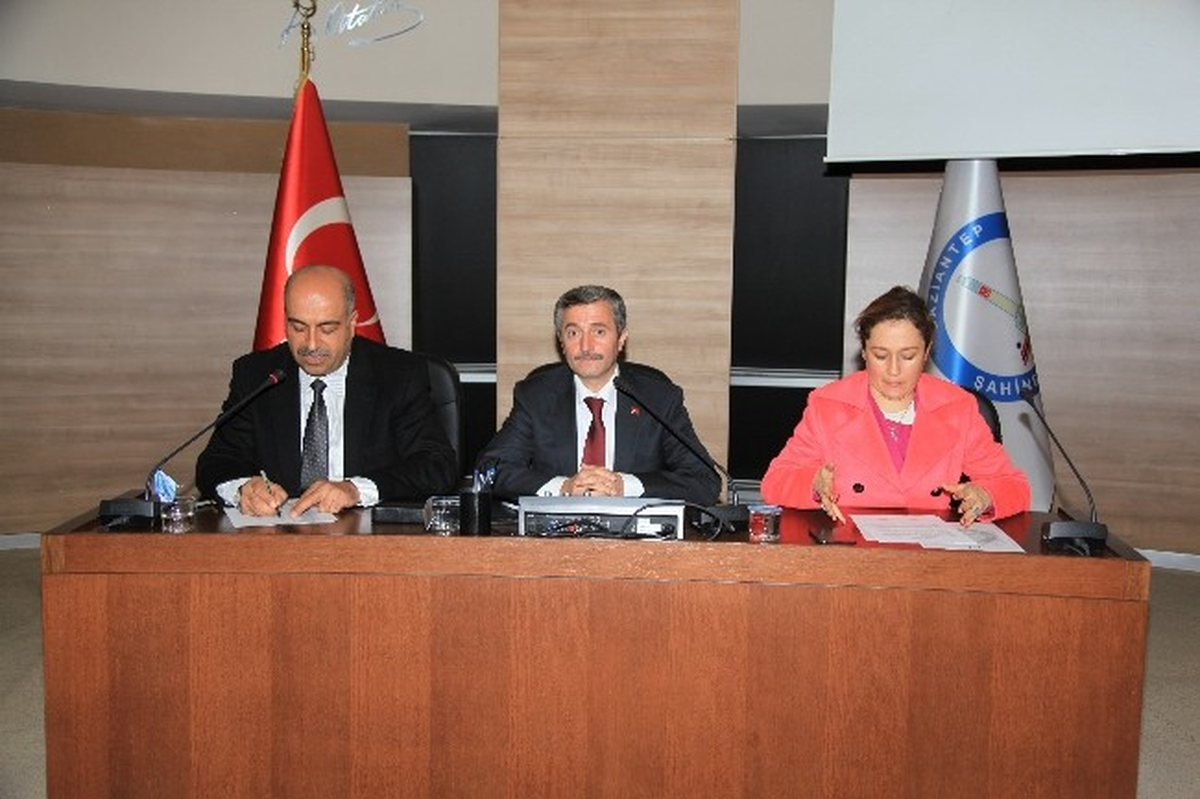 Başkan Tahmazoğlu: "Her Alanda Hizmet Üretiyoruz"
