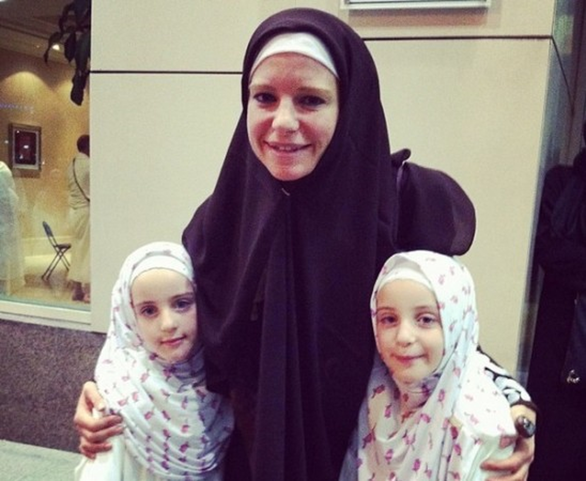 Burcu Çetinkaya, Twitter'dan İftiralara Tepki Gösterdi