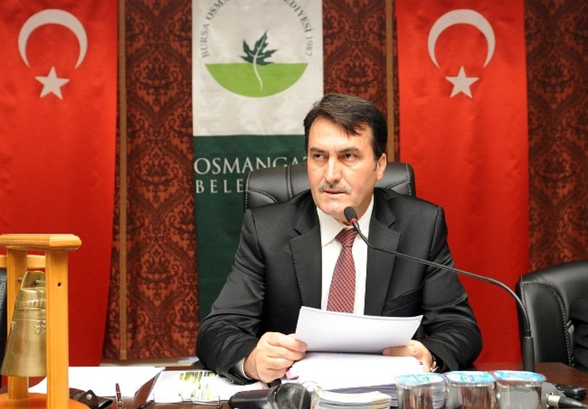 Çağdaş Gazeteciler Derneği\'nin Ödül Gecesinde Yaşananlar Osmangazi Belediye Meclisi Tarafından...