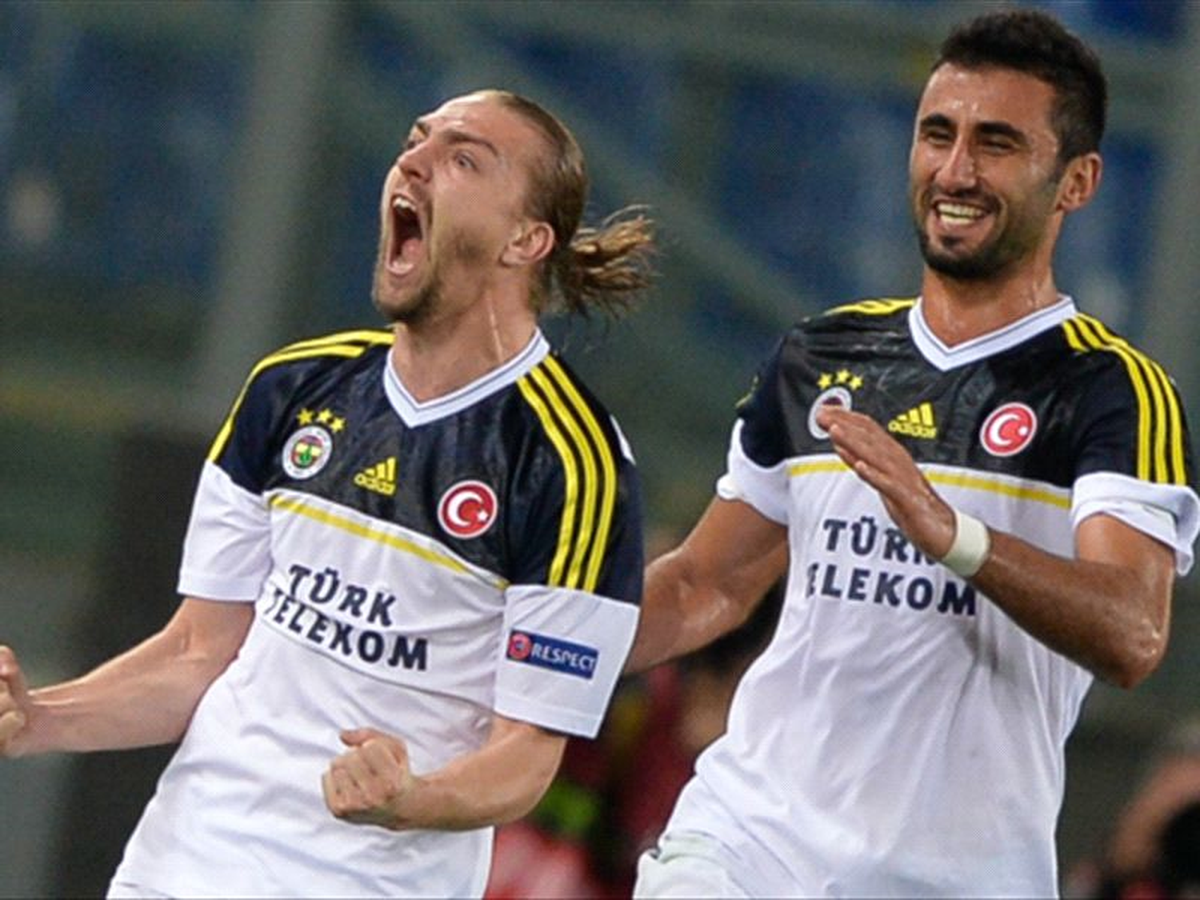 Caner\'e Premier Lig\'den Talip