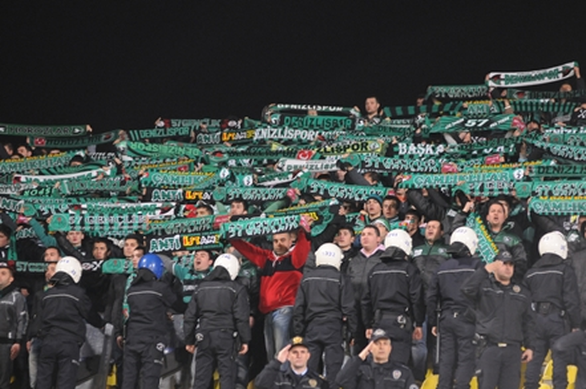 Denizlispor-Fethiyespor Maçında Bayrak Atkı ve Pankart Yasak