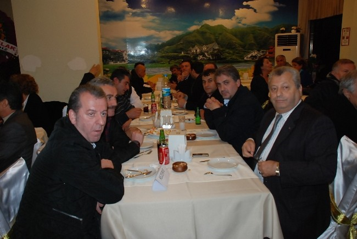 Didim\'de Yaşayan Karadenizliler Horonla Stres Attı