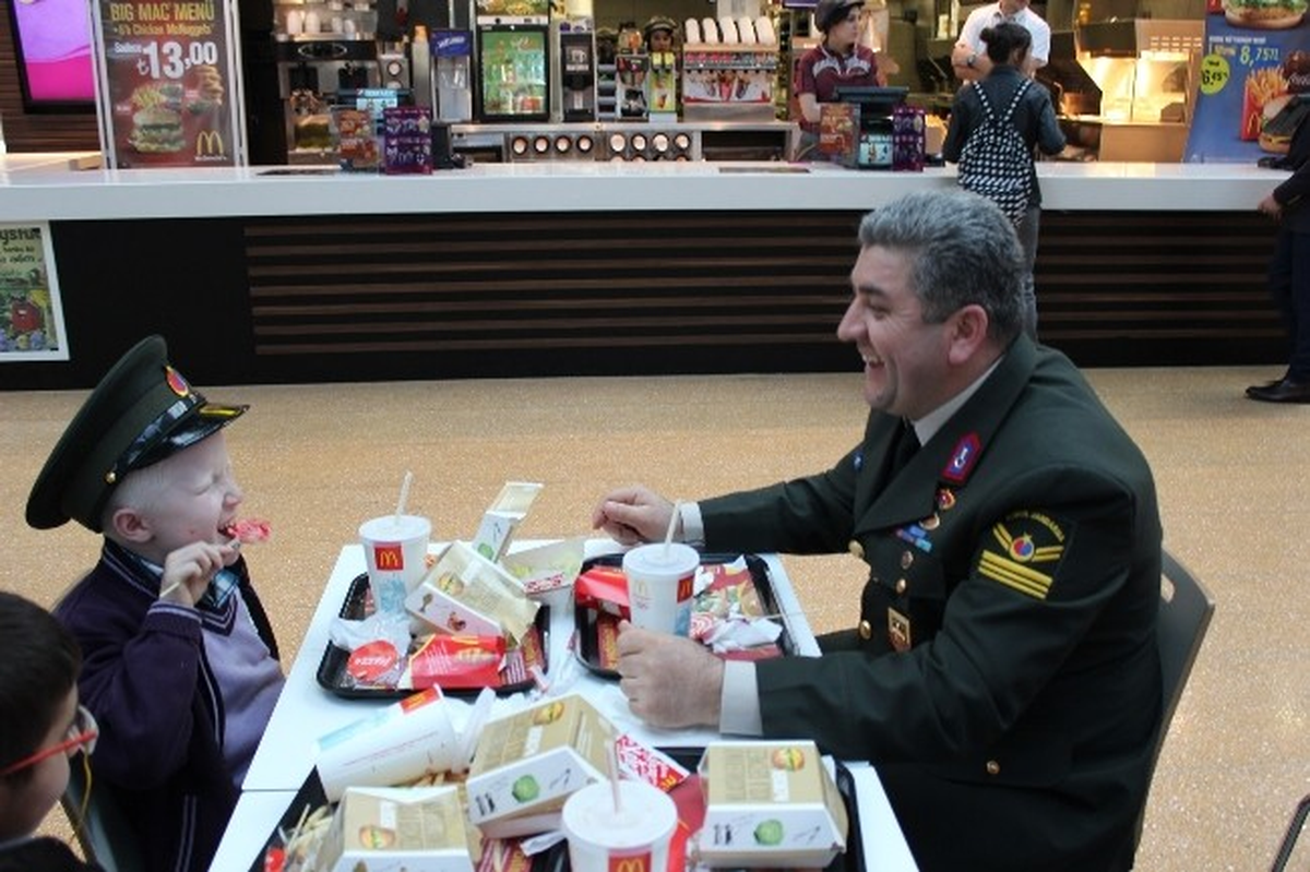 Engelli Öğrenciler Piazza'da Gönüllerince Eğlendi