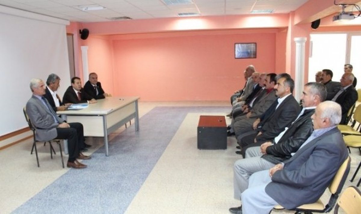 Ergani\'de Köylere Hizmet Götürme Birliği Toplantısı