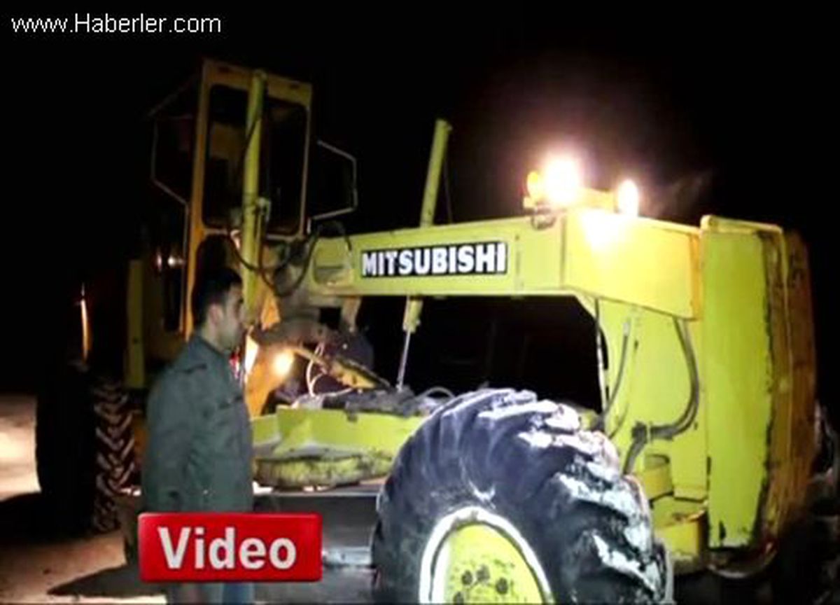 Erzurum\'da Kar ve Tipi Nedeniyle Kapanan Köy Yolları Açılıyor