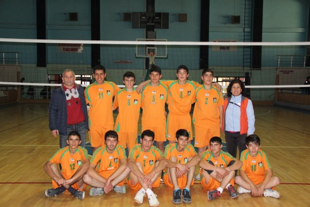 Genç Erkekler Voleybol\'da Şampiyon FATEM Oldu