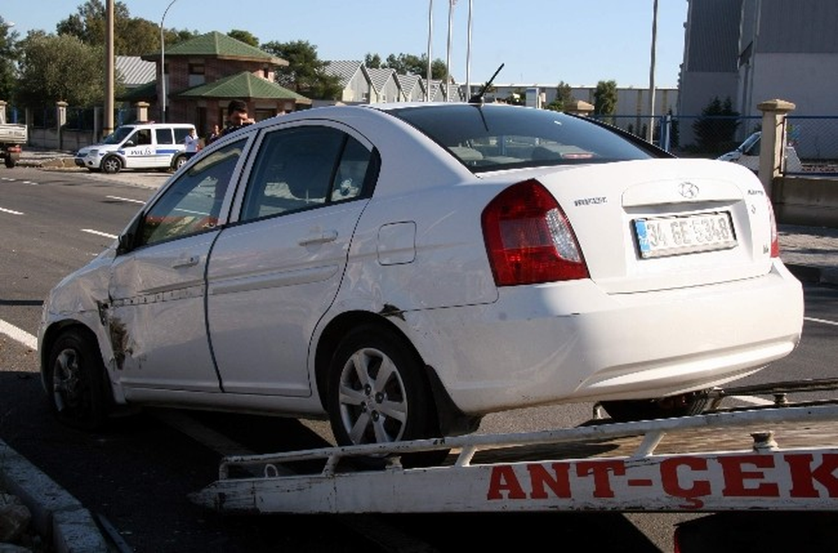 Hasta Taşıyan Ambulans Otomobille Çarpıştı