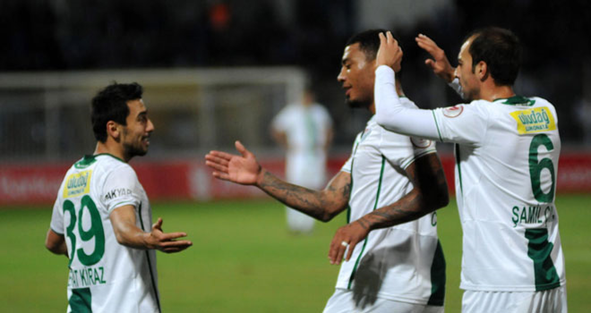 Bursaspor İşi İlk Yarıdan Bitirdi