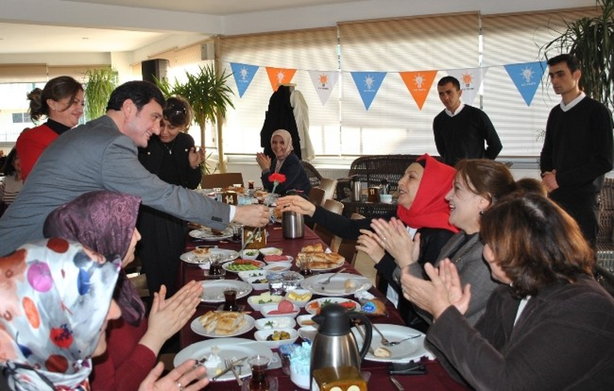 AK Parti Kayseri Kadın Kolları, Program Düzenledi