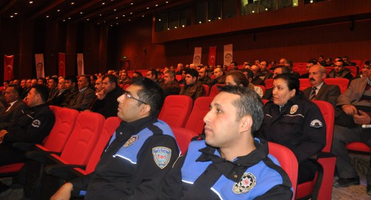 Kadirli\'de Emniyet Personeline Seminer