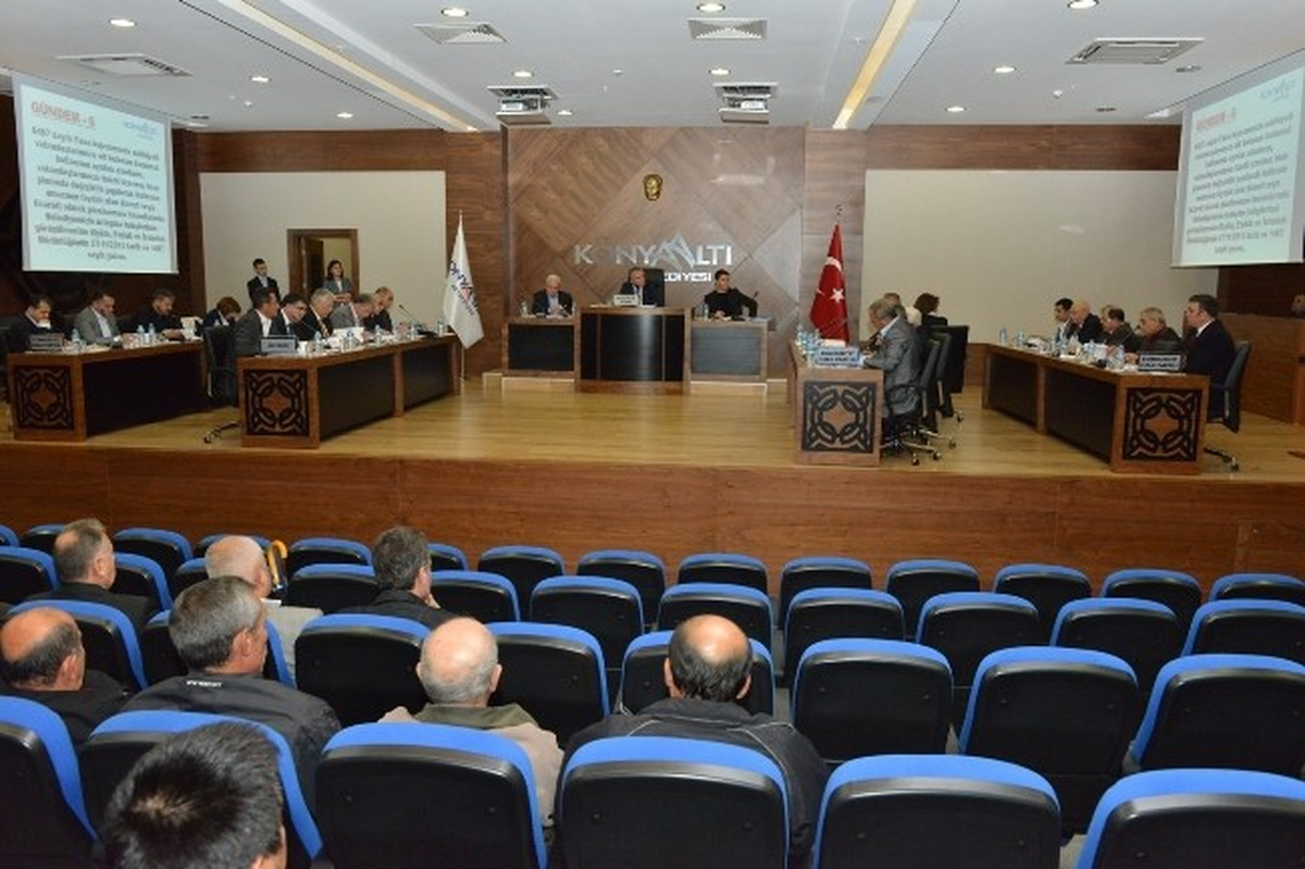 Konyaaltı Belediyesi 2013 Yılı Son Meclis Toplantısı Yaptı