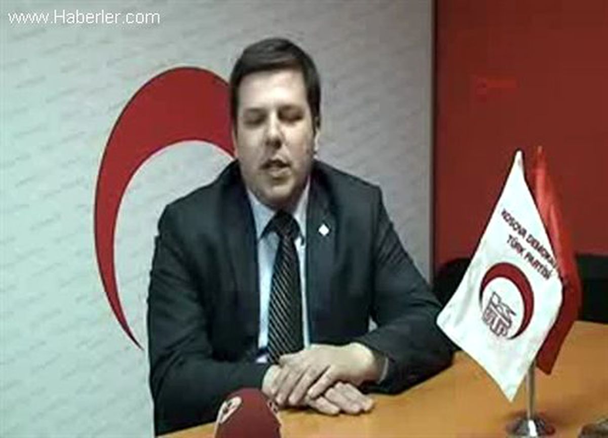 ? Kosova Demokratik Türk Partisi\'ndeki Toplu İstifayı 178 Oy Kurtardı