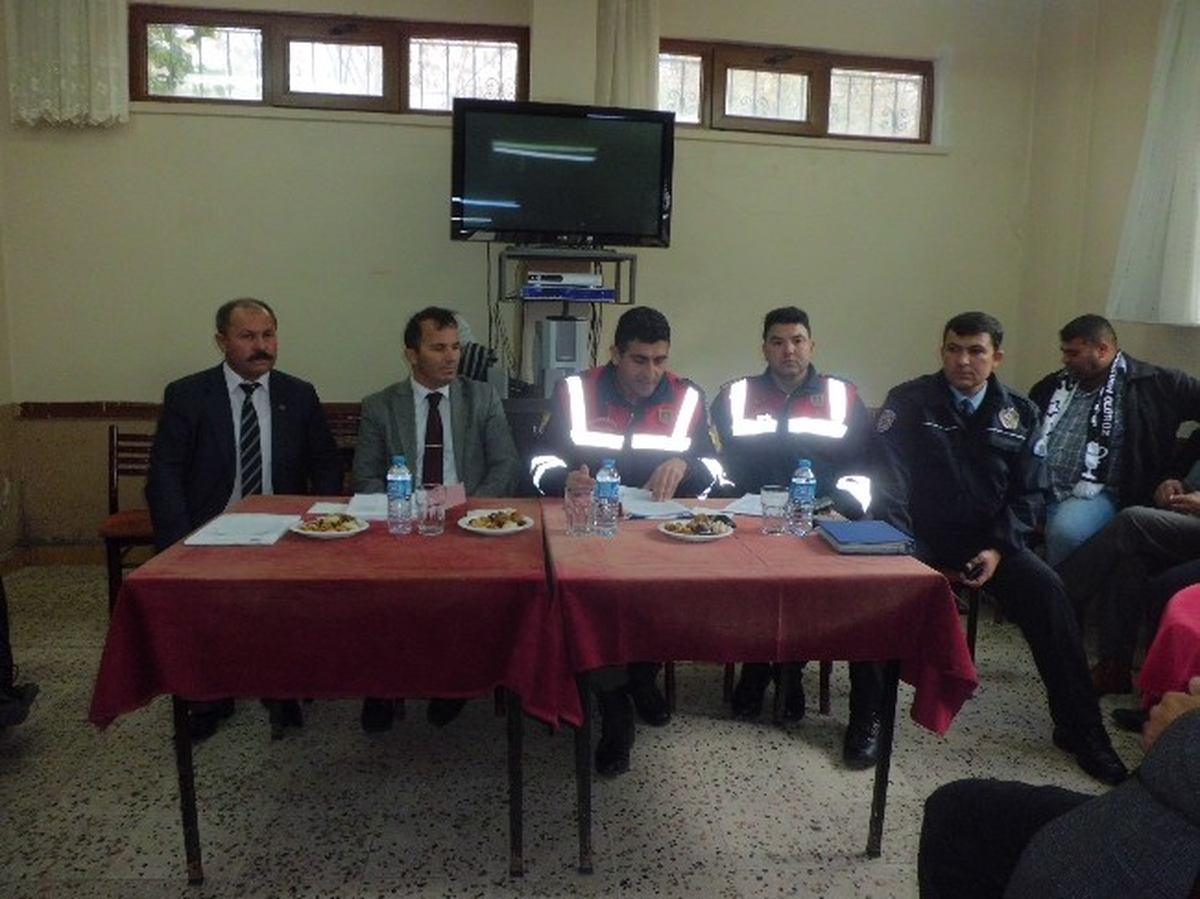 Lapseki\'de Okul Servisi Sürücülerine Seminer