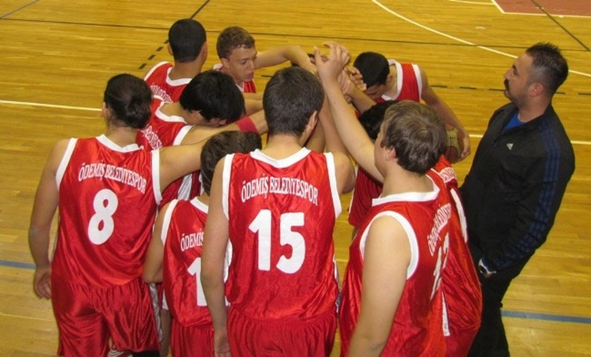 Ödemiş Belediye Basketbolda İddiasını Koruyor